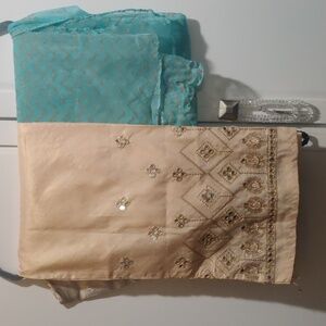 Paksitani kameez and dubatta